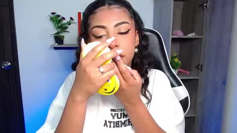 Danna online show from November 2025 10:48:02 AM