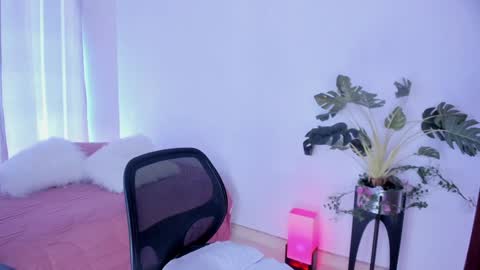 Snapshot of danna_stewart chatting on December 2024 05:59:01 PM Paulina online show from December 2024 05:59:01 PM