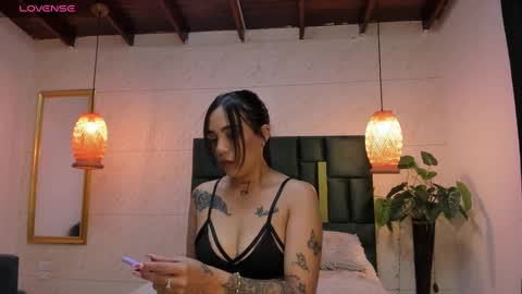 Snapshot of dannaa_williams chatting on October 2025 12:02:02 PM Danna online show from October 2025 12:02:02 PM