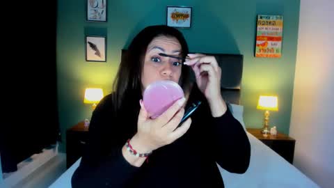 Hilary online show from November 2025 12:35:02 AM