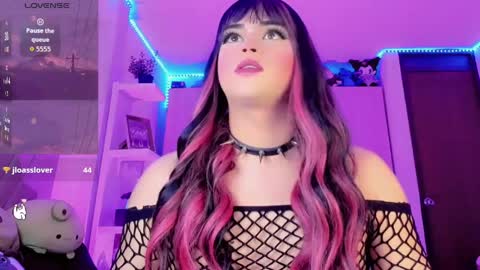 Snapshot of dannadolls chatting on April 2026 05:32:01 PM dannadolls online show from April 2026 05:32:01 PM