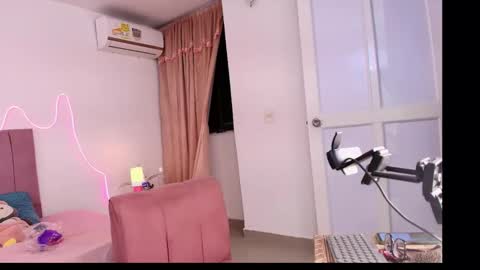 Snapshot of dannagabriella chatting on April 2026 02:20:02 AM dannagabriella online show from April 2026 02:20:02 AM