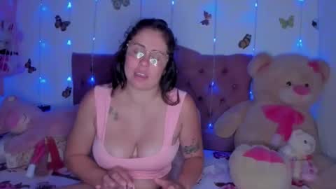 Danna Sofia jeins online show from April 2026 01:59:01 PM