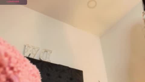 Snapshot of dannawells chatting on October 2025 01:43:02 PM Danna Wells online show from October 2025 01:43:02 PM