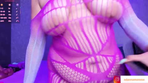 Danna Monroe  online show from October 2025 11:32:02 AM