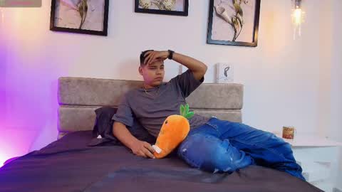 Snapshot of dannysamm chatting on November 2025 01:22:01 PM dannysamm online show from November 2025 01:22:01 PM