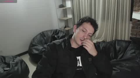 Snapshot of danruiz33 chatting on December 2024 11:19:01 PM Dan online show from December 2024 11:19:01 PM