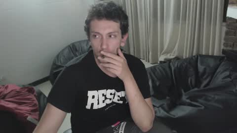 Snapshot of danruiz33 chatting on December 2024 02:24:01 AM Dan online show from December 2024 02:24:01 AM