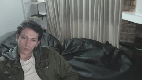 Snapshot of danruiz33 chatting on December 2024 02:01:02 AM Dan online show from December 2024 02:01:02 AM