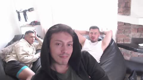 Snapshot of danruiz33 chatting on January 2025 10:13:02 PM Dan online show from January 2025 10:13:02 PM