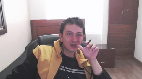 Snapshot of danruiz33 chatting on February 2025 01:54:02 PM Dan online show from February 2025 01:54:02 PM