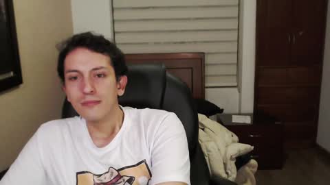 Snapshot of danruiz33 chatting on February 2025 06:01:02 AM Dan online show from February 2025 06:01:02 AM