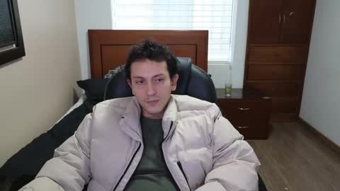 Snapshot of danruiz33 chatting on February 2025 08:34:02 PM Dan online show from February 2025 08:34:02 PM