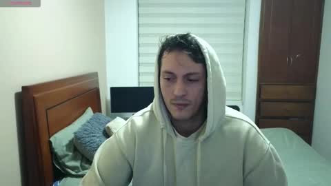 Snapshot of danruiz33 chatting on October 2025 04:01:02 AM Dan online show from October 2025 04:01:02 AM