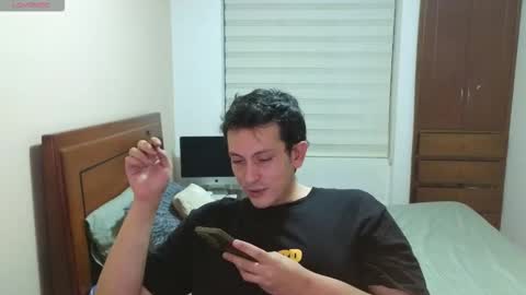 Snapshot of danruiz33 chatting on October 2025 10:52:02 PM Dan online show from October 2025 10:52:02 PM