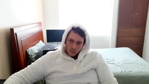 Snapshot of danruiz33 chatting on October 2025 03:08:01 PM Dan online show from October 2025 03:08:01 PM