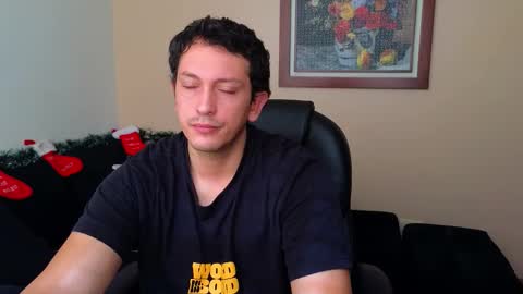 Snapshot of danruiz33 chatting on November 2025 02:04:01 PM Dan online show from November 2025 02:04:01 PM