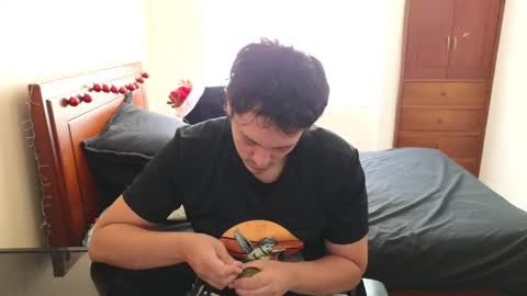 Snapshot of danruiz33 chatting on November 2025 03:52:02 PM Dan online show from November 2025 03:52:02 PM