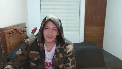 Snapshot of danruiz33 chatting on November 2025 03:27:02 AM Dan online show from November 2025 03:27:02 AM