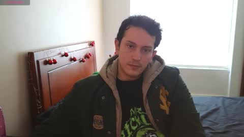 Snapshot of danruiz33 chatting on December 2025 03:32:01 PM Dan online show from December 2025 03:32:01 PM