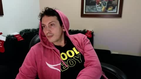 Snapshot of danruiz33 chatting on December 2025 03:38:02 AM Dan online show from December 2025 03:38:02 AM