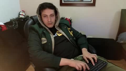 Snapshot of danruiz33 chatting on December 2025 04:54:01 AM Dan online show from December 2025 04:54:01 AM