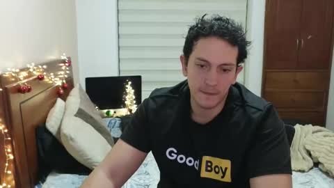 Snapshot of danruiz33 chatting on December 2025 03:13:01 AM Dan online show from December 2025 03:13:01 AM