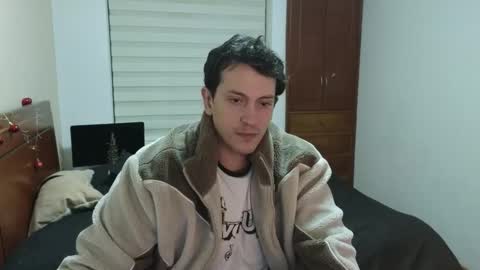 Snapshot of danruiz33 chatting on January 2026 03:33:01 AM Dan online show from January 2026 03:33:01 AM