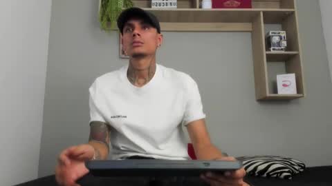 Snapshot of dante_riva chatting on December 2025 07:20:02 PM dante_riva online show from December 2025 07:20:02 PM