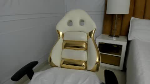 Daphne online show from February 2025 05:27:01 AM