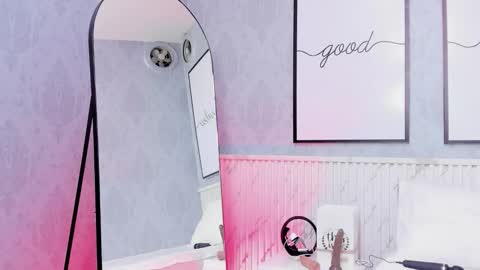 Daphne online show from September 2025 02:11:02 AM