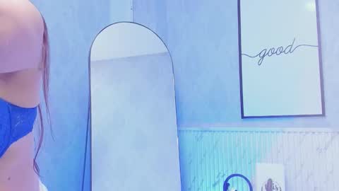 Daphne online show from September 2025 02:22:02 AM