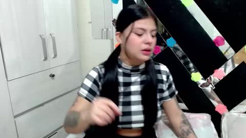 daphne877046 online show from October 2025 05:32:02 PM