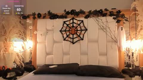 daphne_and_roger online show from October 2025 11:21:02 AM