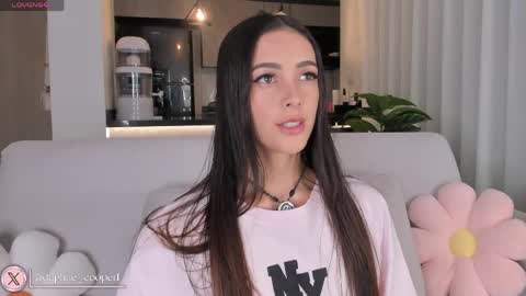 Snapshot of daphne_cooper1 chatting on April 2026 01:19:01 AM daphne_cooper1 online show from April 2026 01:19:01 AM