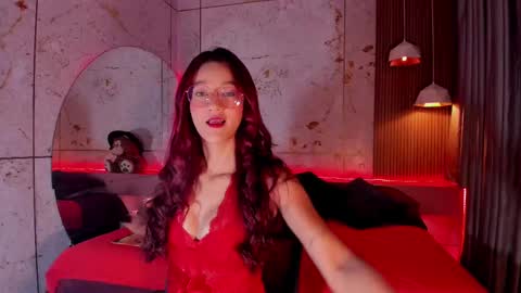 Daphne online show from February 2025 11:47:02 AM