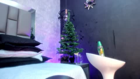 karol  online 2pm until 830 online show from December 2024 07:11:01 PM