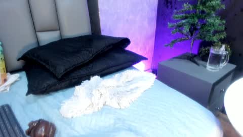 karol  online 2pm until 830 online show from December 2024 10:18:02 PM