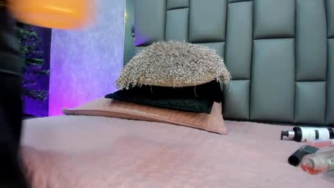 karol  online 2pm until 830 online show from December 2024 07:10:01 PM