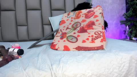 karol  online 2pm until 830 online show from December 2024 07:50:02 PM