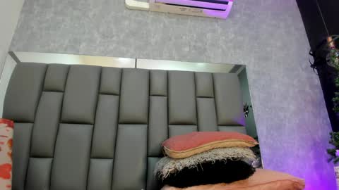 karol  online 2pm until 830 online show from December 2024 07:49:02 PM