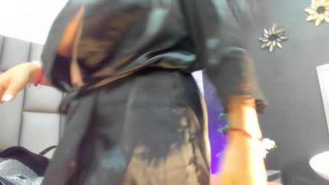 karol  online 2pm until 830 online show from December 2024 08:04:02 PM