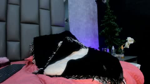 karol  online 2pm until 830 online show from December 2024 10:12:02 PM