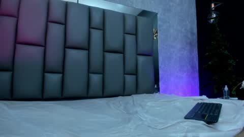 karol  online 2pm until 830 online show from December 2024 01:26:01 AM