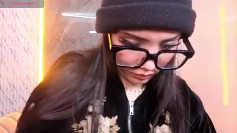 Snapshot of daphne_nicole_b chatting on July 2026 01:00:01 AM daphne_nicole_b online show from July 2026 01:00:01 AM