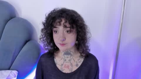 DaphneBlunt online show from November 2025 07:38:01 PM