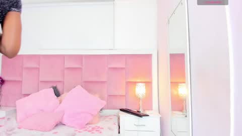 Snapshot of daphnelloyd chatting on December 2024 07:11:02 PM Daphne online show from December 2024 07:11:02 PM