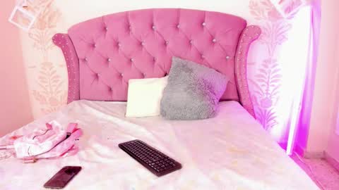 Snapshot of daphnelloyd chatting on September 2025 06:59:01 AM Daphne online show from September 2025 06:59:01 AM