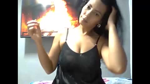 Snapshot of daphnerosses chatting on October 2025 02:40:01 PM daphnerosses online show from October 2025 02:40:01 PM