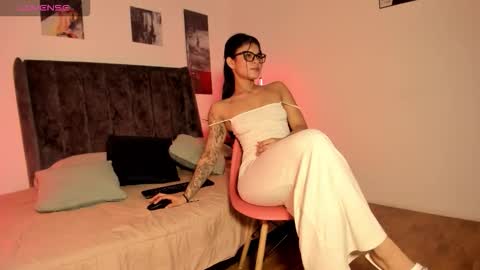 Daphne online show from December 2025 08:29:01 PM